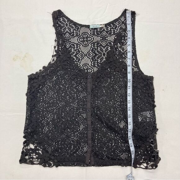 Kimchi Blue Black Lace Vest SZ M Festival Wear Sexy Feminine Crochet Layering - Picture 10 of 13